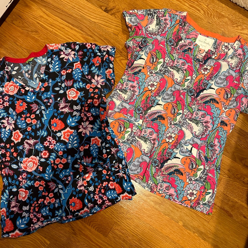 Vera Bradley scrub shirts size medium